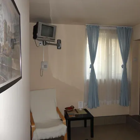 Avel Πανσιόν *